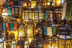 Images Dated 21st March 2017: Lanterns for sale in a shop in the Khan el-Khalili bazaar (Souk), Cairo, Egypt