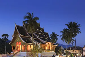 Images Dated 3rd January 2017: Laos, Luang Prabang (UNESCO Site), Wat Mai Temple