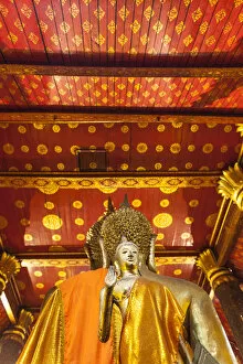 Images Dated 4th February 2018: Laos, Luang Prabang, Wat Mai Suwannaphumaham, Buddha statue