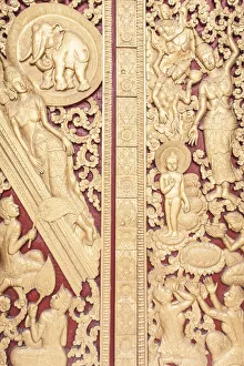 Images Dated 6th September 2018: Laos, Luang Prabang, Wat Manoram, door detail