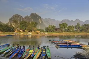 Images Dated 19th December 2014: Laos, Vang Vieng. Nam Song River and Karst Landscape