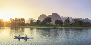 Images Dated 3rd January 2017: Laos, Vang Vieng. Nam Song River and Karst Landscape