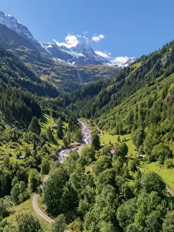 Jungfrau Region Prints: Lauterbrunnen Valley, Berner Oberland, Switzerland