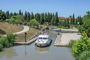 Images Dated 12th December 2022: Les 9 Ecluses de Fonseranes at the Canal du Midi near Beziers, UNESCO World Heritage Site