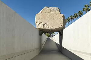 Levitated Mass by Michael Heizer, Los Angeles County Museum of Art (LACMA), Los Angeles, California, USA