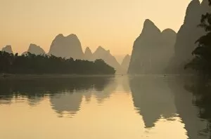 Images Dated 20th October 2015: Li River at dawn, Xingping, Yangshuo, Guangxi, China