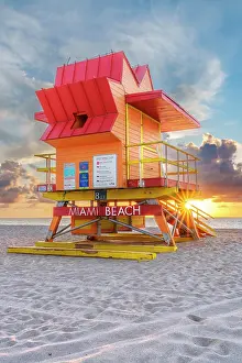 Lifeguard Hut at Sunrise, Ocean Drive Art Deco District South Beach, Miami Beach, Florida, USA