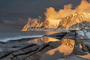 Images Dated 1st March 2023: Last Light on Devil's Jaw, Tungensnet, Senja, Norway