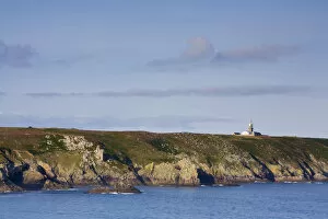 Images Dated 22nd April 2009: Lighthouse, Pointe du Raz, Cape Sizun, Finistere region, Brittany, France