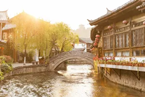 Images Dated 30th August 2018: Lijiang at sunset, Yunnan, China, Asia