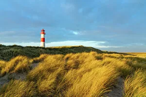 Lighthouses Collection: List-Ost lighthouse at sunrise, Ellenbogen, Sylt, Nordfriesland, Schleswig-Holstein, Germany