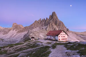 Locatelli refuge and Mount Paterno, Trentino Alto Adige Sudtyrol district, Italy, Europe