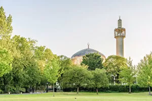 Images Dated 25th August 2020: London Central Mosque, Regents park, London, England, UK