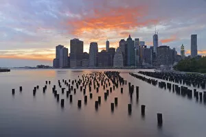Images Dated 7th October 2013: Looking out from Brooklyn Park to Lower Manhatten, New York, USA