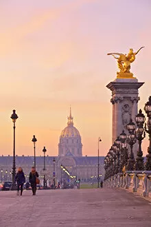 Images Dated 21st January 2014: Looking Across The Pont Alexandre III To The Dome Church, Paris, France, Western Europe