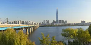 Images Dated 25th February 2020: Lotte World Tower and Nam River, Seoul, South Korea