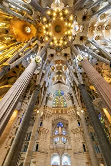 Images Dated 21st September 2020: Low angle view of the ceiling in the nave, Sagrada Familia, Barcelona, Catalonia, Spain