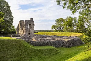 Images Dated 3rd February 2022: Ludgershall Castle & Cross, Ludgershall, Wiltshire, England, United Kingdom