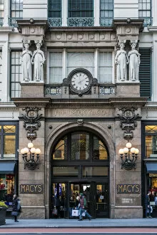 Shopping Gallery: Macys department store, Herald Square, Manhattan, New York, USA