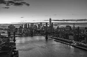 Images Dated 13th November 2015: Mahattan Bridge, East River and Lower Manhattan, New York City, New York, USA