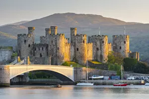 Images Dated 9th June 2020: Majestic ruins of Conwy Castle in evening light, Snowdonia National Park, Wales, UK