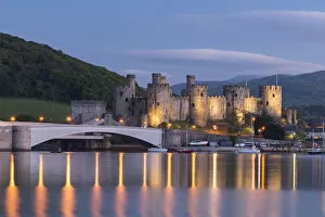 Images Dated 9th June 2020: Majestic ruins of Conwy Castle in evening light, Snowdonia National Park, Wales, UK