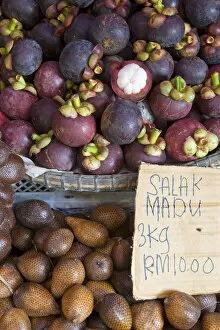 Images Dated 18th September 2008: Malaysia, local fruits in a market stall