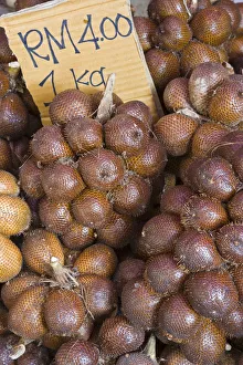 Images Dated 18th September 2008: Malaysia, local fruits in a market stall