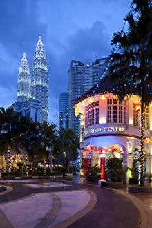 Images Dated 31st January 2012: Malaysia Tourist Centre and Petronas Towers, Kuala Lumpur, Malaysia