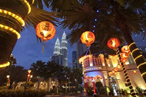 Images Dated 31st January 2012: Malaysia Tourist Centre and Petronas Towers, Kuala Lumpur, Malaysia