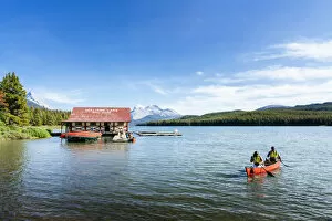 Images Dated 21st February 2020: Maligne Lake Boat House with canoa and blue sky, Jasper National Park, Alberta, Canada