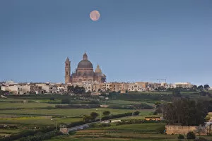 Images Dated 3rd September 2010: Malta, Gozo Island, Xewkija, the Rotunda Church with moonset