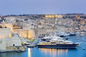 Images Dated 15th June 2017: Malta, South Eastern Region, Valletta. Birgu Marina at dusk