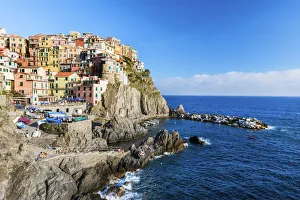 Images Dated 18th November 2016: Manarola, Cinque Terre, Liguria, Italy