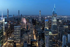 Images Dated 17th August 2022: Manhattan skyline at blue hour, New York City, USA