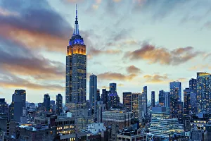 Images Dated 17th August 2022: Manhattan skyline and buildings after sunset, New York City, USA