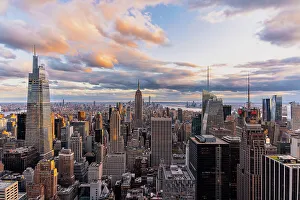 Images Dated 17th August 2022: Manhattan skyline and buildings at sunset, New York City, USA