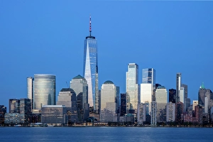 Jersey City Prints: Manhattan and the One World Trade Centre at dusk