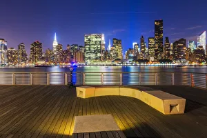 Images Dated 2nd February 2017: Manhatten skyline at dusk from Gantry Plaza, New York, USA