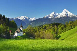 Maria Gern Church against Mount Watzmann (2380 m). Berchtesgaden, Berchtesgaden Land