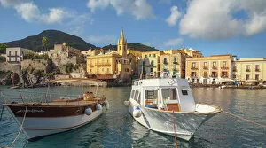 Images Dated 25th May 2021: Marina Corta harbour, Lipari Town, Lipari Island, Aeolian Islands, Sicily, Italy
