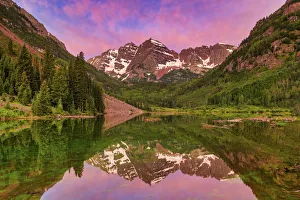 Maroon Bells Reflecting in Maroon Lake at Sunrise, near Aspen, Colorado, USA