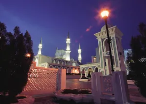 Pahang Prints: Masjid Negeri at dusk, Kuantan, Pahang, Malaysia