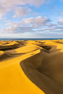 Images Dated 8th October 2021: Maspalomas sand dunes, Gran Canaria, , Canary Islands, Spain