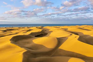 Images Dated 8th October 2021: Maspalomas sand dunes, Gran Canaria, , Canary Islands, Spain