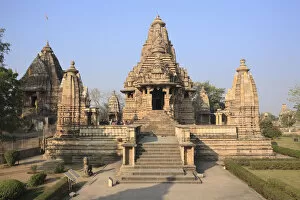 Images Dated 10th April 2008: Matangeshvara and Lakshmana Hindu temples, UNESCO World Heritage site, Khadjuraho