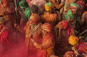 Images Dated 10th April 2015: Mathura, Uttar Pradesh, India, Asia. Holi festival of Colors