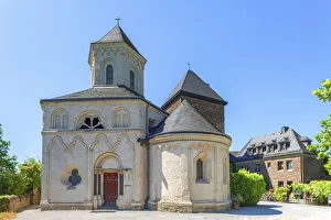 Images Dated 21st August 2018: Matthias Chapelle and Oberburg, Kobern-Gondorf, Mosel Valley, Rhineland-Palatinate