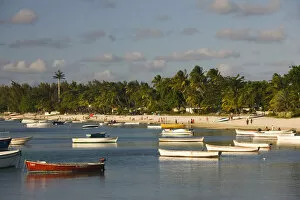 Images Dated 12th February 2009: Mauritius, North Mauritius, Trou aux Biches beachfront and boats