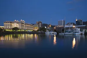 Images Dated 12th February 2009: Mauritius, Port Louis, Caudan Waterfront, evening